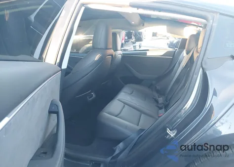 2024 Tesla Model 3 Long Range Dual Motor All-Wheel Drive z USA, uszkodzony, nr VIN 5YJ3E1EB8RF716979